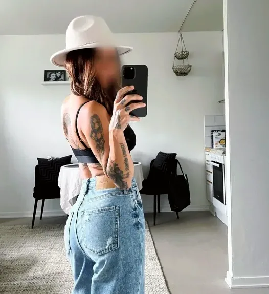 Amelie, 27