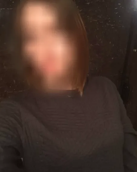 Büsra, 24