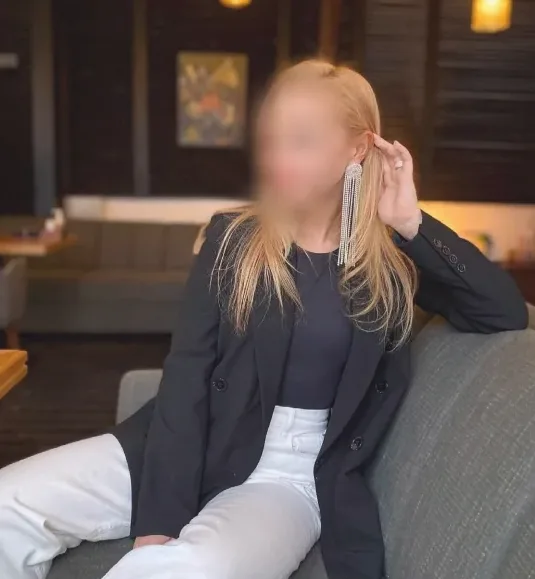Daniela, 32