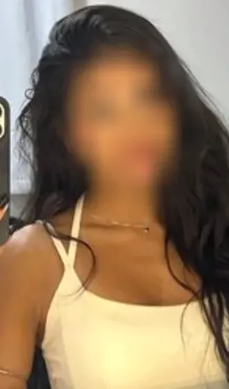 Ela, 26