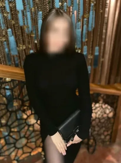 Emma, 36