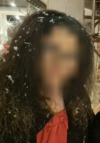 Julia, 24