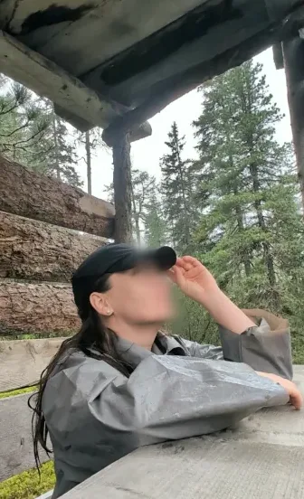 Lara, 35