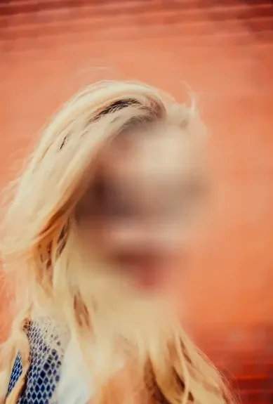 Laura, 36