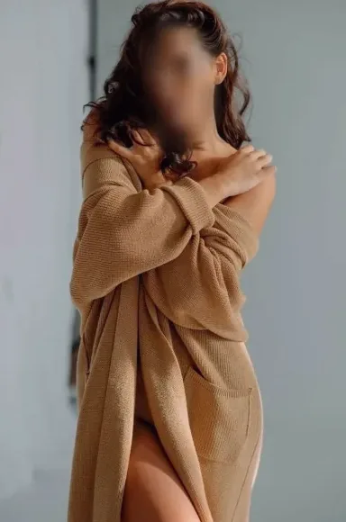 Luisa, 35