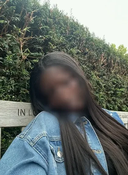 Manuela, 26