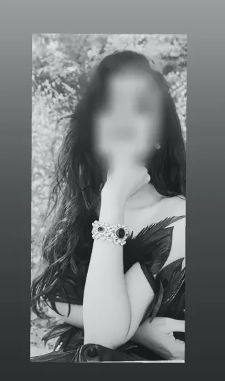 Neele, 28