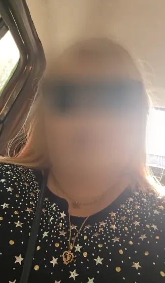 Neele, 25