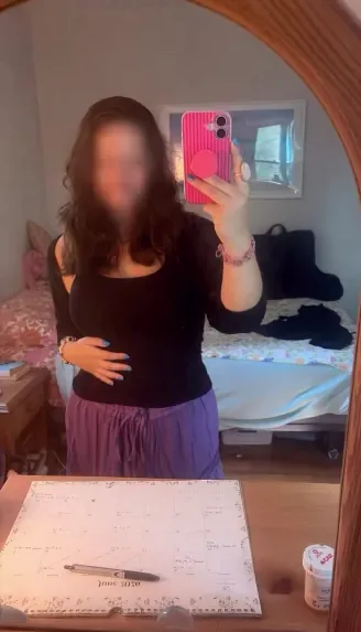 Nicole, 27