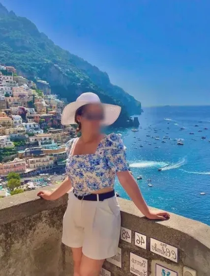 Rebecca, 20