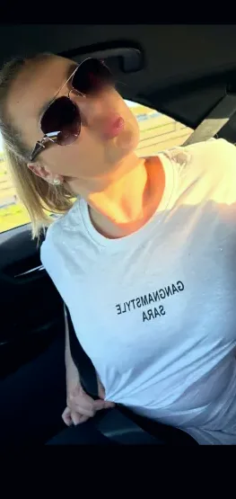 Sarah, 32