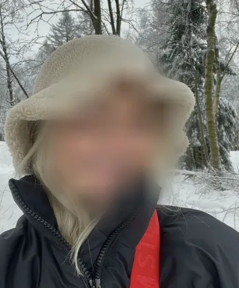 Simone, 20
