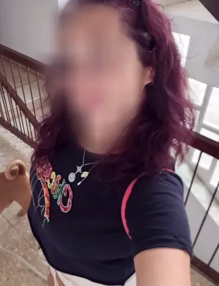 Sina, 33