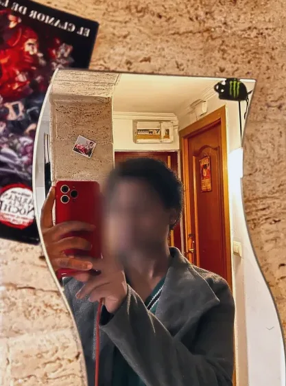 Sina, 23