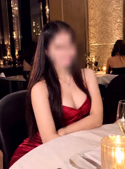 Stefanie, 30