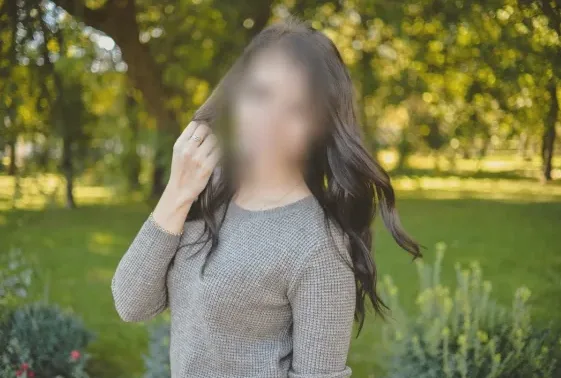 Vivien, 32
