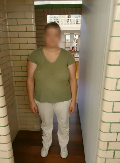 Vivien, 23