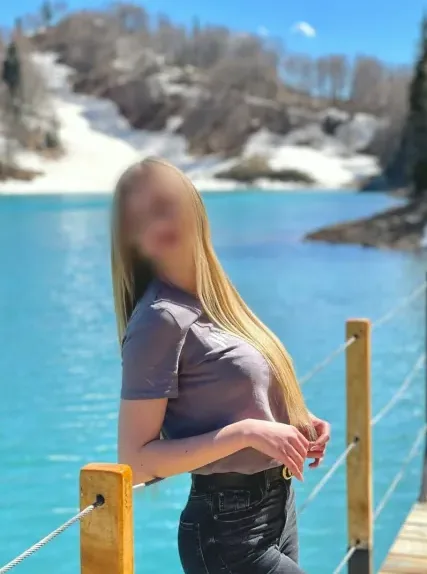 Yvonne, 32